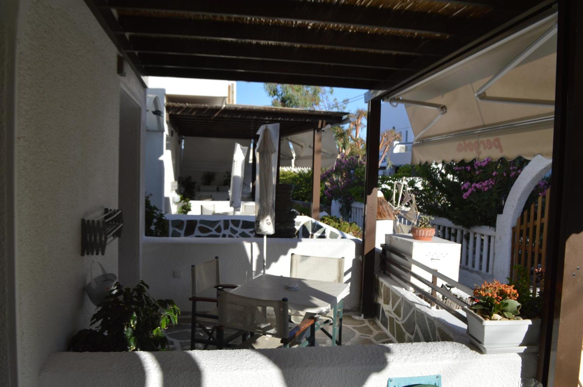 Pergola Aparthotel Livadi  Exteriör bild